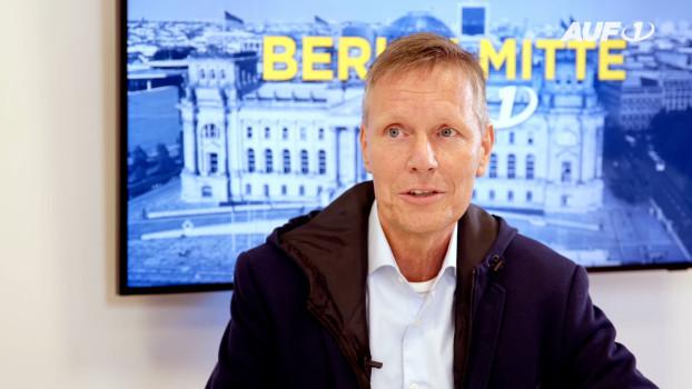 Prof. Michael Meyen: „Die Wahrheit ist immer ein Punkt, an dem die Lügen zerschellen“